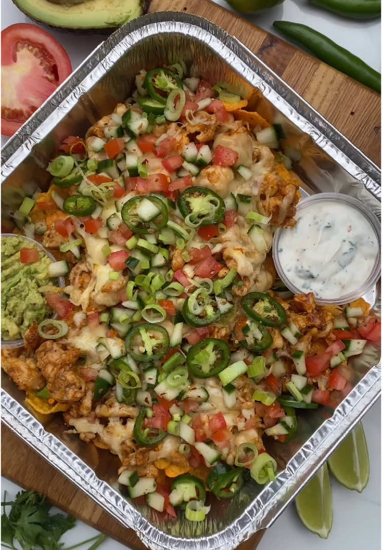 Nachos 😘🥰#SAMA28 #fypシ゚viral #fypage #fyp #Foodie #nachos #chicken #cheese 