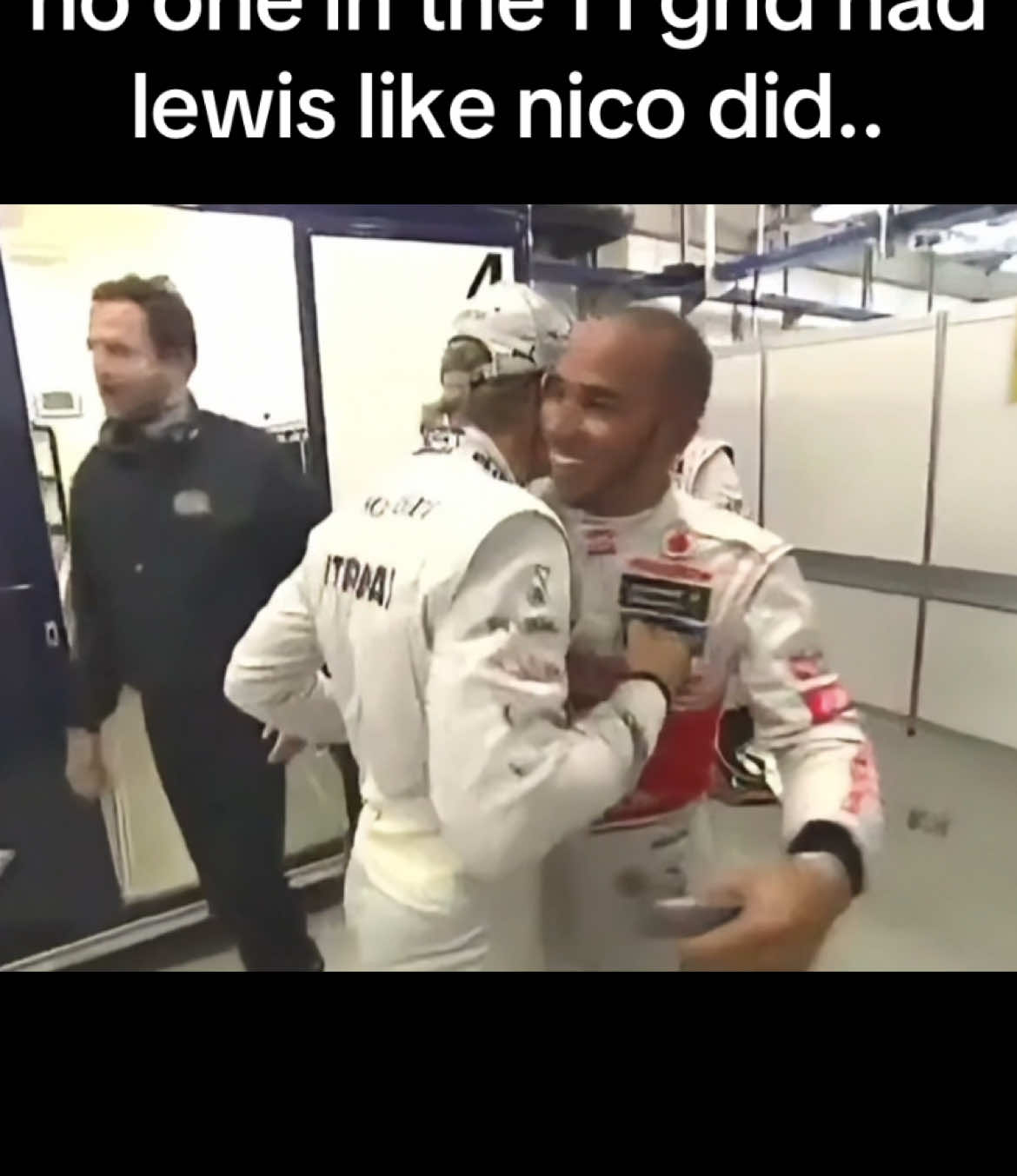 #Brocedes | the fact nico didn’t even flinch, bring back this friendship😭 vid creds: twt@brocedesinfomat #lewishamilton #nicorosberg #f1 