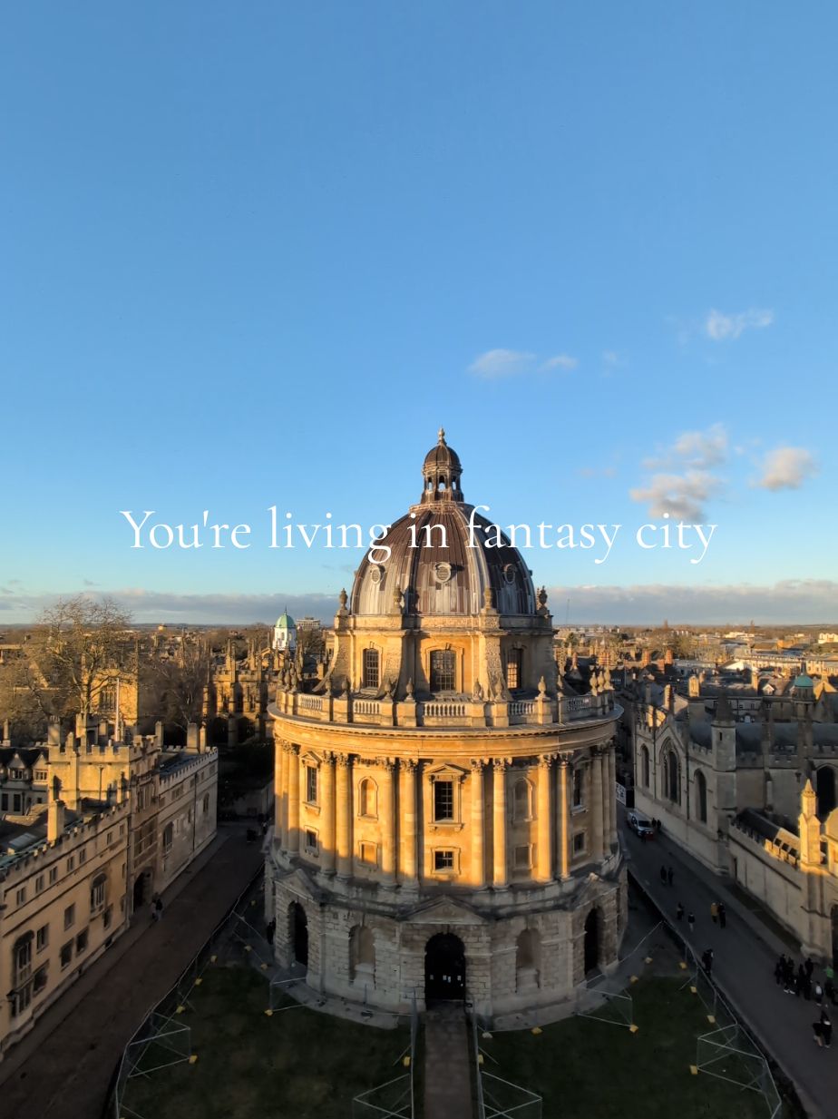 All my life I've been a reader of fantasy and science fiction, and I'm so lucky to live in such a magical place. I've set my dark academia historical fantasy novel here in Oxford, and with all fingers crossed, I hope to have some really good news to share with you all in the new year 🤞 #oxford #oxforduniversity #darkacademiaaesthetic #urbanfantasy #fantasybooktok #writersoftiktok #writingcommunity #BookTok #bookcommunity #magic #hogwarts @University of Oxford @Bodleian Libraries