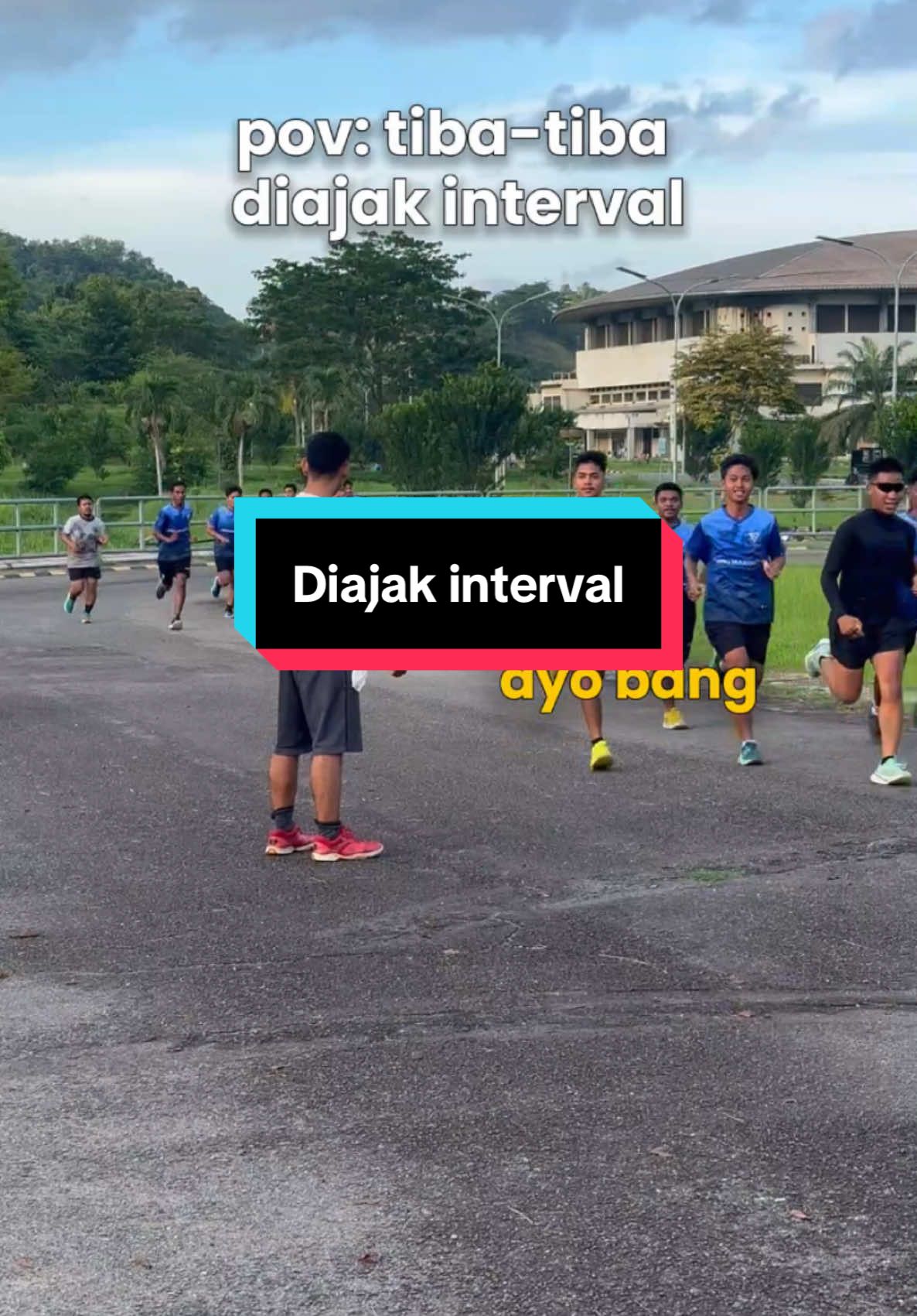 Padahal lagi ngonten diajakin interval😭😭 gak jadi halangan🤣