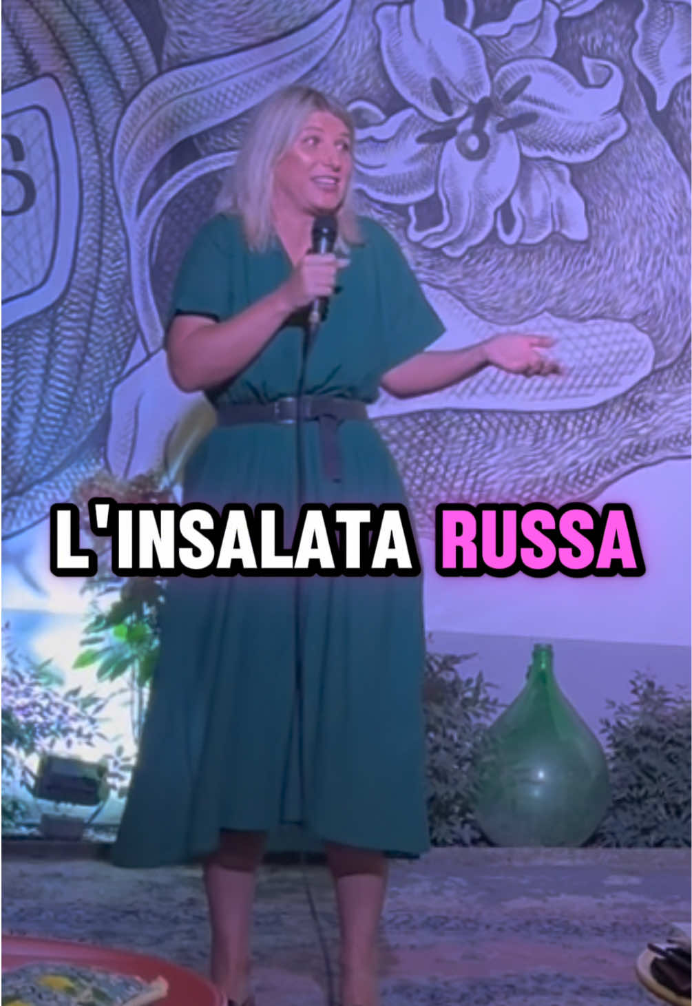 Ogni volta che non seguite la vera ricetta che ho pubblicato qua - un piccolo gattino in Siberia piange 🥲 #comicarussa #videocomico #ridere #battute #lanata #larussachefaridere #standupcomedyitalia #standupcomedyita #insalatarussa #chefsovietica 