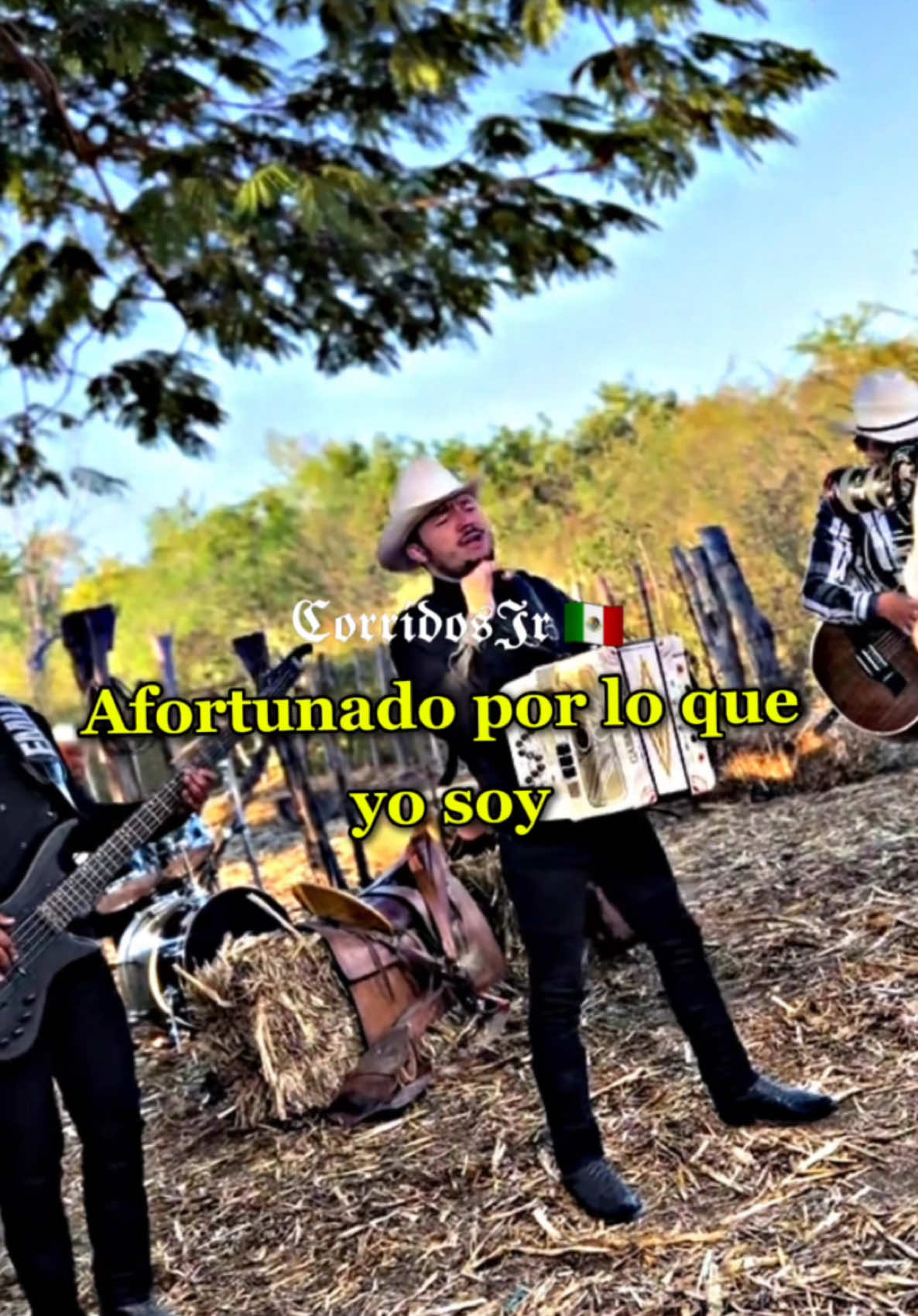 Porto con honor 🤠❤️ #corridos @Los Mentados De Culiacán Ofici #corridoschingones #corridosvip #corridos_bandamx #sinaloa #viral #regionalmexicano #foryoupage #foryou #parati #fypシ゚ #xyzbca #FYP #fyp 