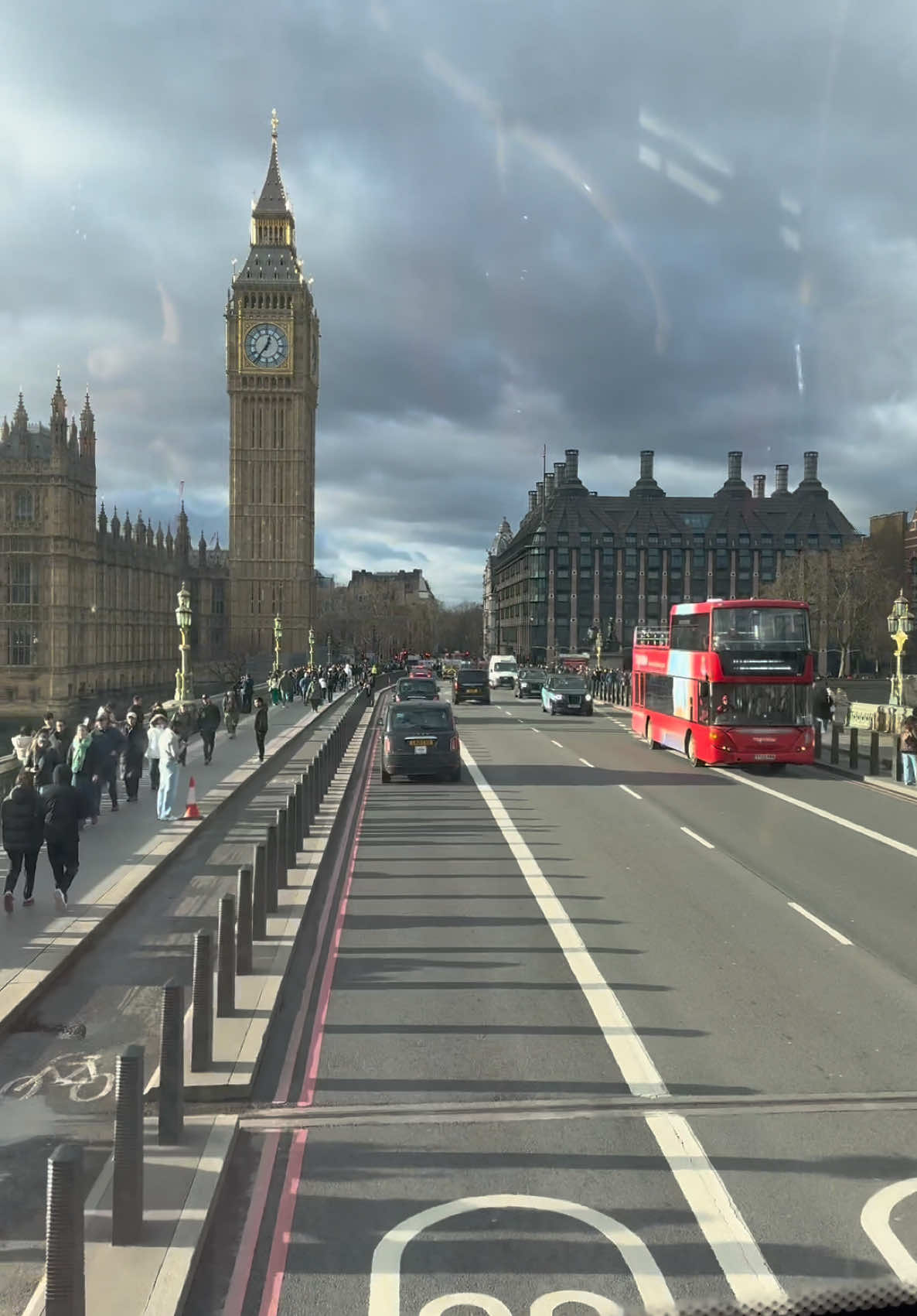 Bus ride along  Westminster Bridge and Whitehall  #london #londra #visitlondon #londoncity #londonwalks #londonlife #citylife #walk #foryoupage #fyp 