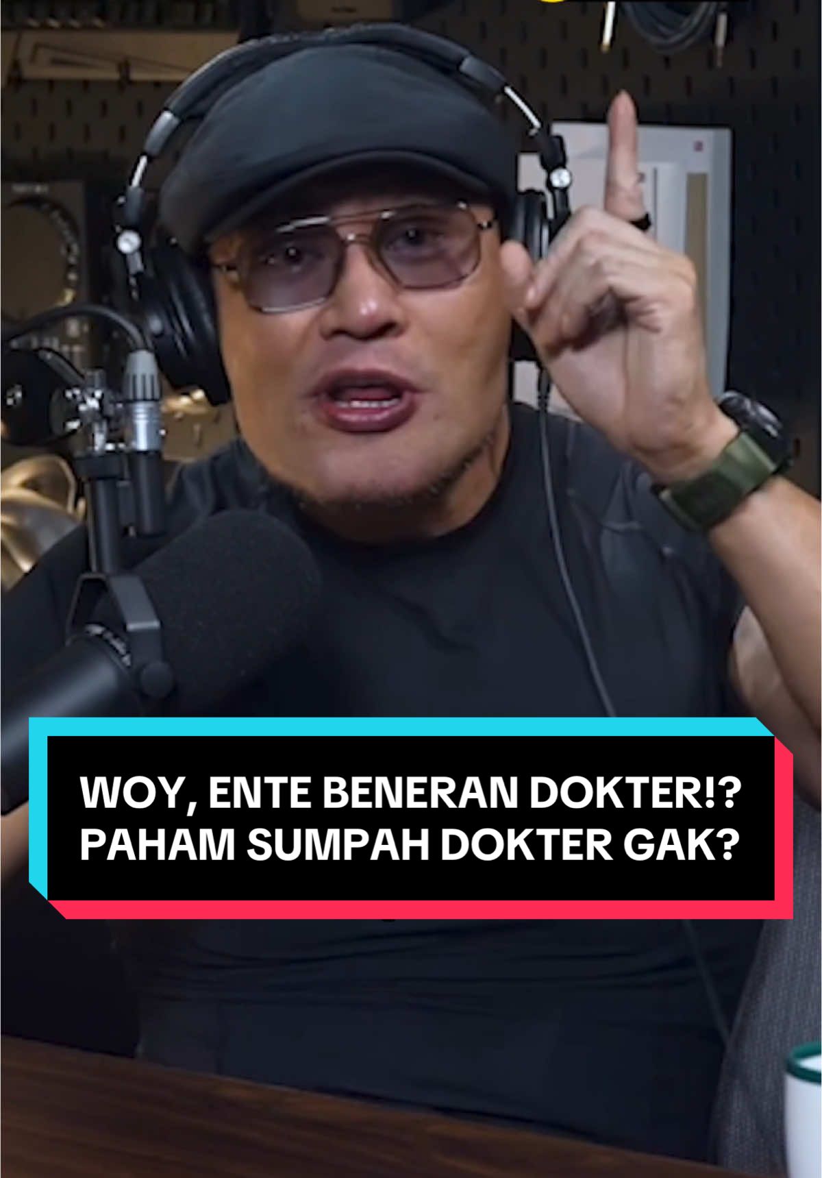 SUMPAH PODCASTER ADA GAK? 🤣 #podcast #monolog #closethedoor #dokter #deddycorbuzier 