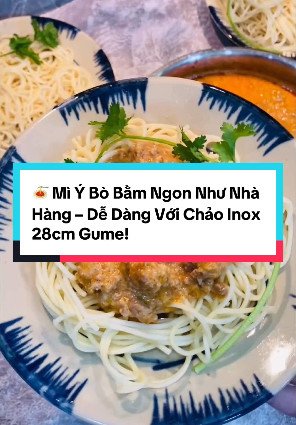 🍝 Mì Ý Bò Bằm Ngon Như Nhà Hàng – Dễ Dàng Với Chảo Inox 28cm Gume! ✨ Chảo rộng rãi, chống dính hiệu quả, giữ nhiệt đều giúp bạn xào thịt bò đậm vị, sốt cà chua thơm lừng và trộn mì chuẩn vị Ý chỉ trong tích tắc! 👉 Tận hưởng bữa ăn ngon miệng mà không mất nhiều thời gian! 🔻 Theo dõi Gume Korea để cập nhật thông tin và ưu đãi hấp dẫn. #Gume #GumeKorea #GiadungHanQuoc #dogiadung