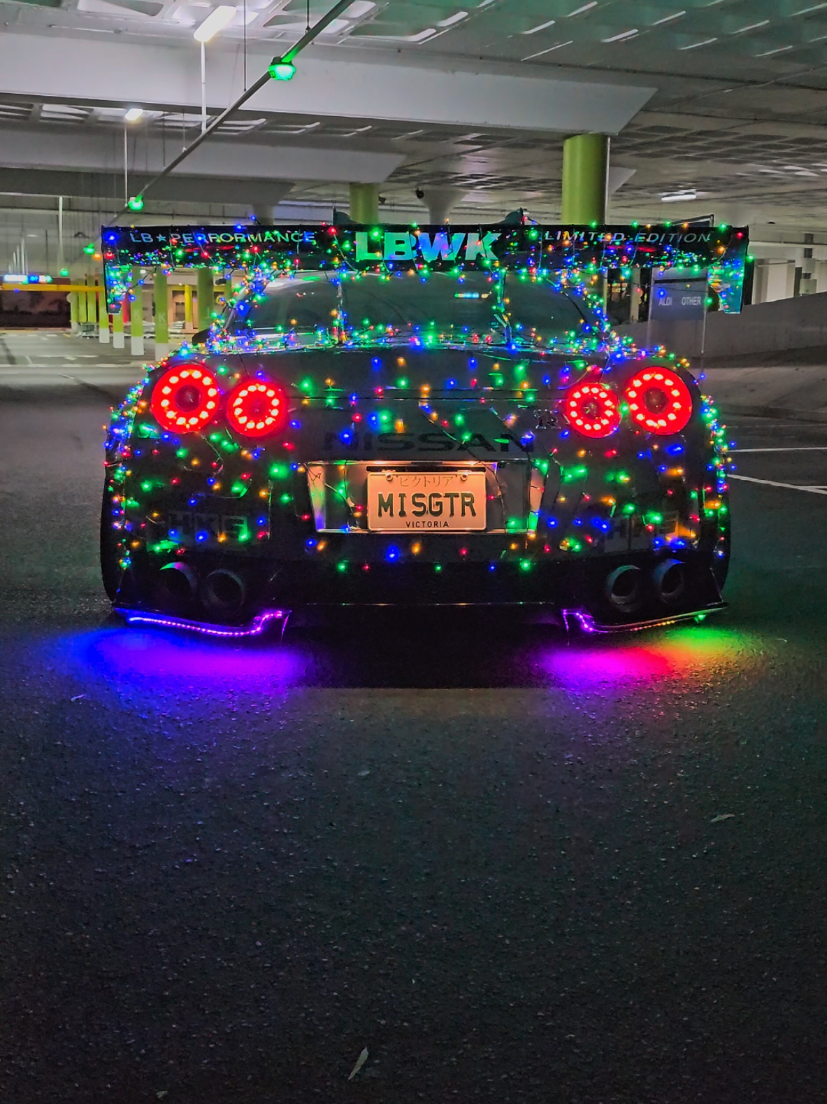 R35 gtr bringing the Christmas vibes 🎄 #r35gtr #gtr #r35 #libertywalk #gtrr35 #christmaslights 