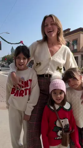 Have a Holly Jolly Xmas, xoxo 🎄 - with @morganfaithsuarez and her beautiful family  #mc2saintbarth #fw24 #christmas