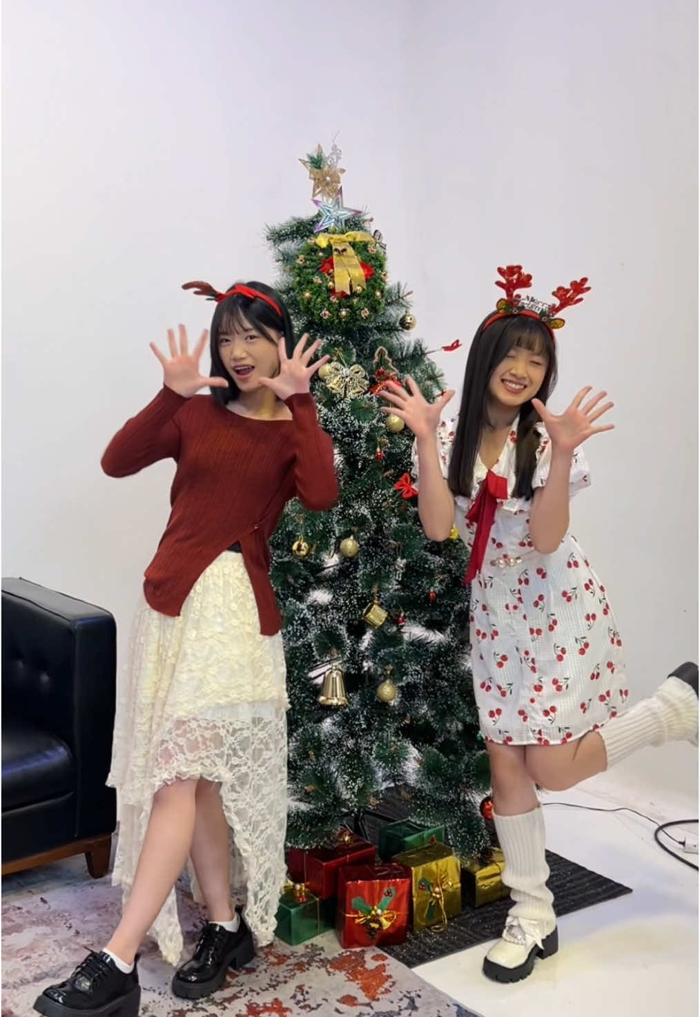 Siapa yang kemarin ikut keseruan di Temen Ngobrol - Spesial Natal & Tahun Baru bareng Fritzy JKT48 & Kimmy JKT48 ?🎄✨
 
 Jangan lupa stay tuned buat keseruan Temen program selanjutnya, hanya di IDN Live ya!❤️