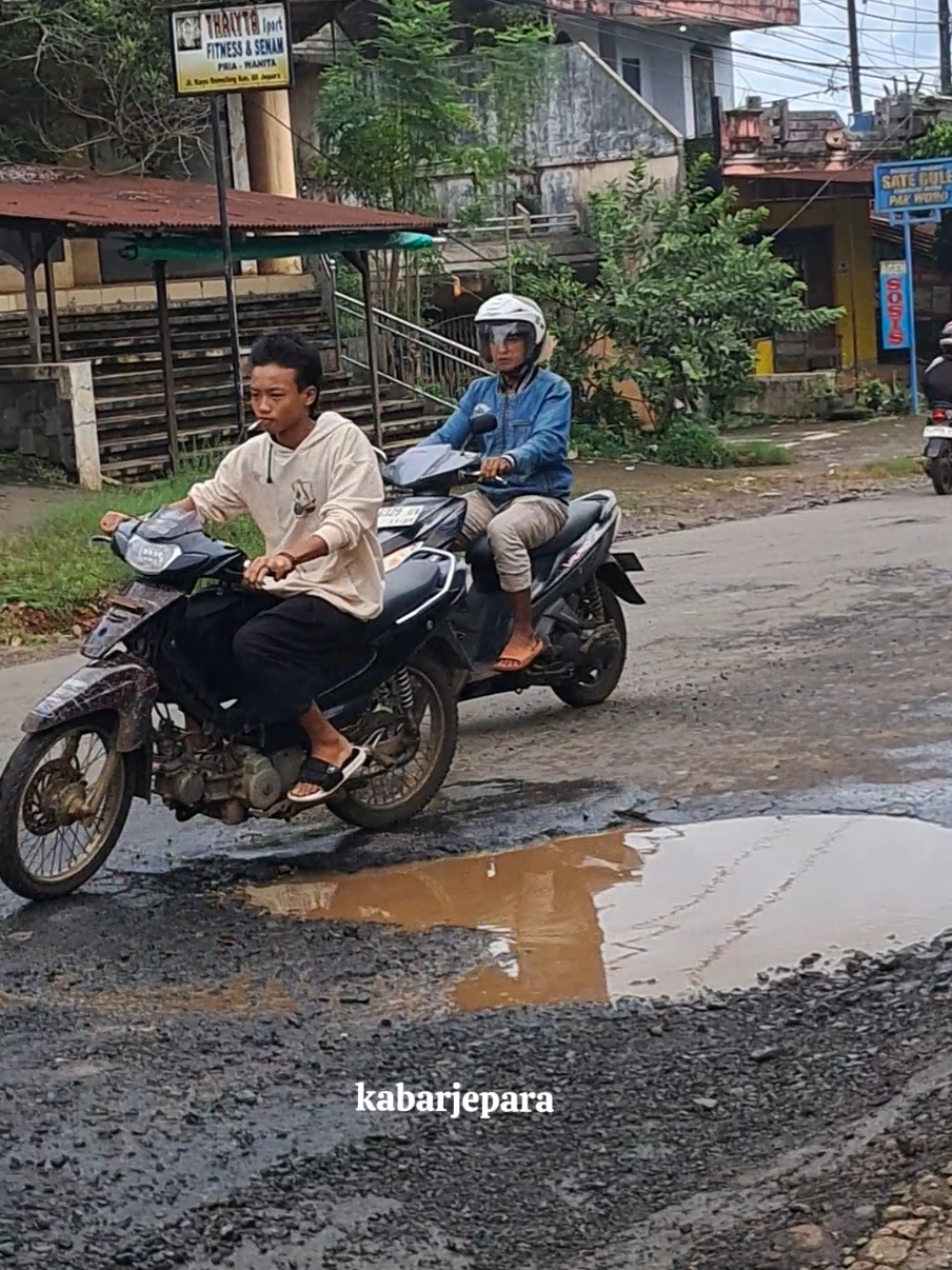 Isane mung sambat tok #kabarjepara #infoseputarjepara #jepara24jam #fyp #jeparahariini #jeparahits #jalanjepararusak #jalanjeparakelet 