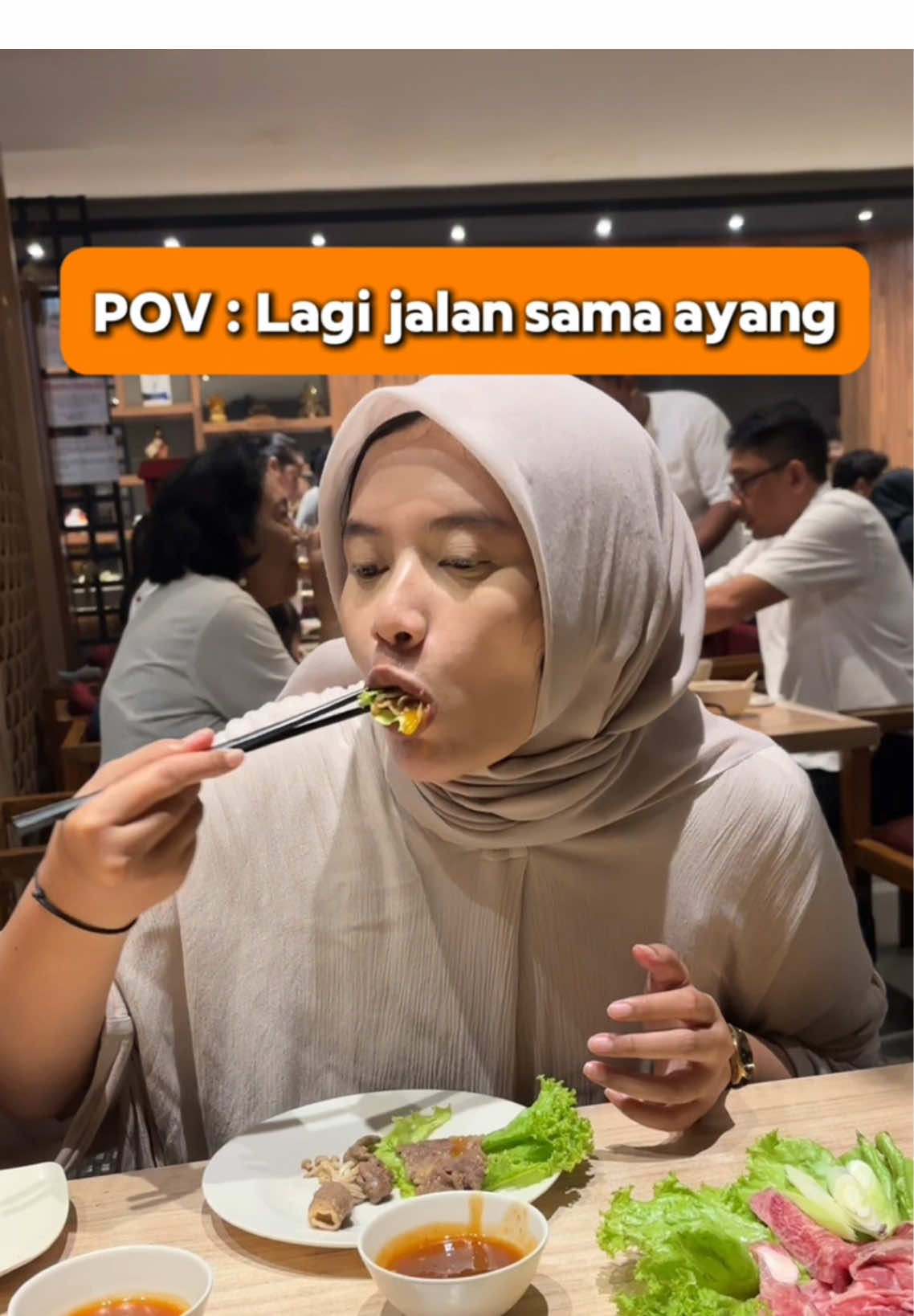 pov lagi jalan sama ayang ga nyangka banget #allyoucaneat #ayce #aycesurabaya #kulinersurabaya #surabayakuliner 