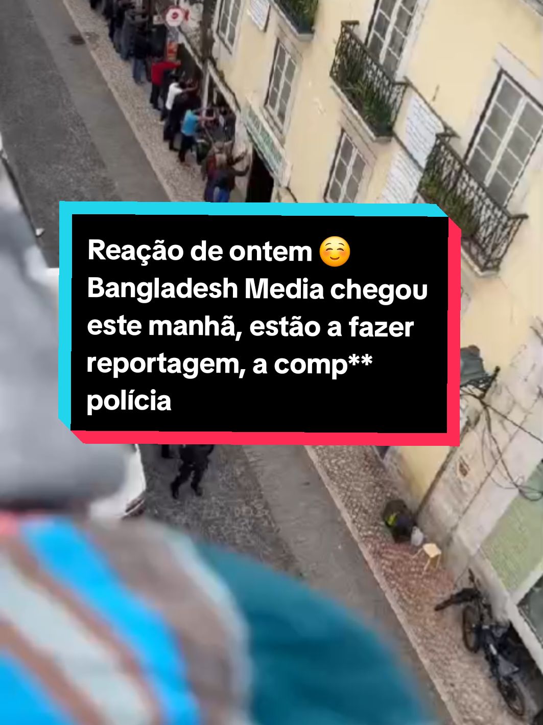 Reação da operação PSP ,Martim Moniz, Bangladesh Media chegou este manhã acompanhado com 2 carro de polícia 🚔 🚔  bem sempre eu falo contra imigrantes ilegais e vou falar porque ilegal e ilegal, mas a maneira polícia fiz ontem foi uma vergonha para de verdade , hoje e ele amanhã Cidadão também.. se toda rua e suspeitos então porque existe este pessoas suspeitas, mas ontem com 3 hora de operação não conseguiu pegar neh uma pessoa isso e má, tratou todos como criminal tanto português,bangla,Índia ,árabe, porque aí vive todos .  resume- isso foi uma campanha pré eleição,um movimento puro políticas  o que você achas ... cometa . está imagem está espalhar tipo fogo , 🔥 ❤️‍🔥🔥🔥🔥🔥🔥🔥🔥🔥🔥🔥🔥🔥🔥🔥🔥  todas pessoas parado encostado a parede .. #chega #ventura #imigrante #tete #cplp🇲🇿🇨🇻🇬🇼🇧🇷🇵🇹🇦🇴🇰🇳🇸🇹🇹🇱 #pakistan #matola #inhambane  isso e assim na pacote de cigarro 🚬 tem aviso de morte ou doença perigosa mas governo deixa fumar e vender ..mesmo assim ilegal entrada e crime mas governo deixa entrar a vontade depois chora 