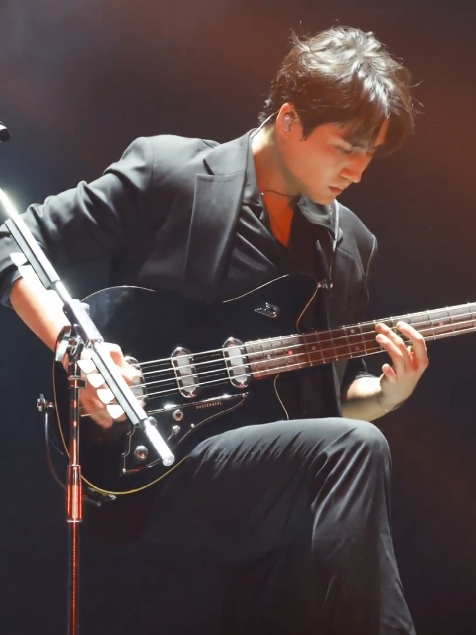 YOUNG K SOLO BASS🔥🔥🔥🔥 #day6 #day6thepresent #youngk #sungjin #wonpil #dowoon 