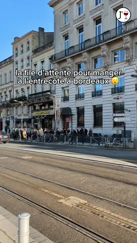 La file d’attente pour manger à l’entrecôte à bordeaux 😮 #bordeaux #food #attente #monde 