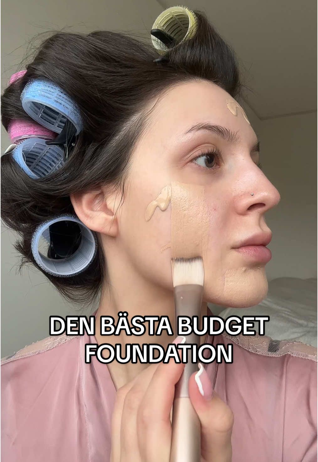 En av de bästa budget foundation som finns😍  @L’Oréal Paris @L’Oreal Paris Makeup & Hair #lorealparis #loreal #foundation #budgetsmink #sminktips #tjejtips #fördig #viral 