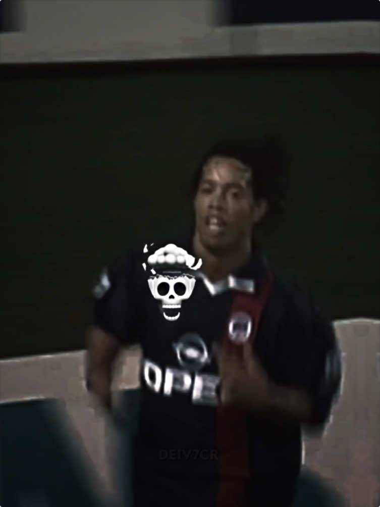 Ronaldinho at psg 💀 ||#ronaldinho #footballtiktok #fyp #viral #deiv7cr 