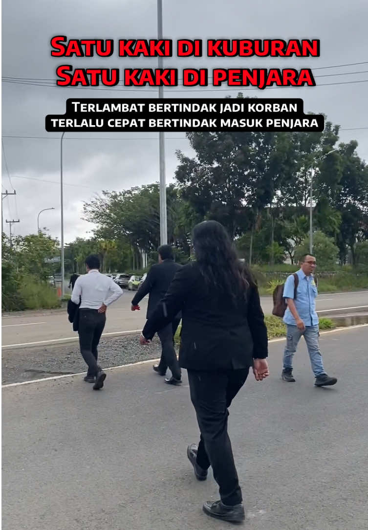 Hanya kepada Allah SWT meminta agar senantiasa mengiringi segala langkah dalam mengemban tugas dan tanggung jawab. #resersekriminal #resmob #jatanras #timsus #timkhususantibandit #fypシ #crimehunter #fypシ゚viral #reels__tiktok 