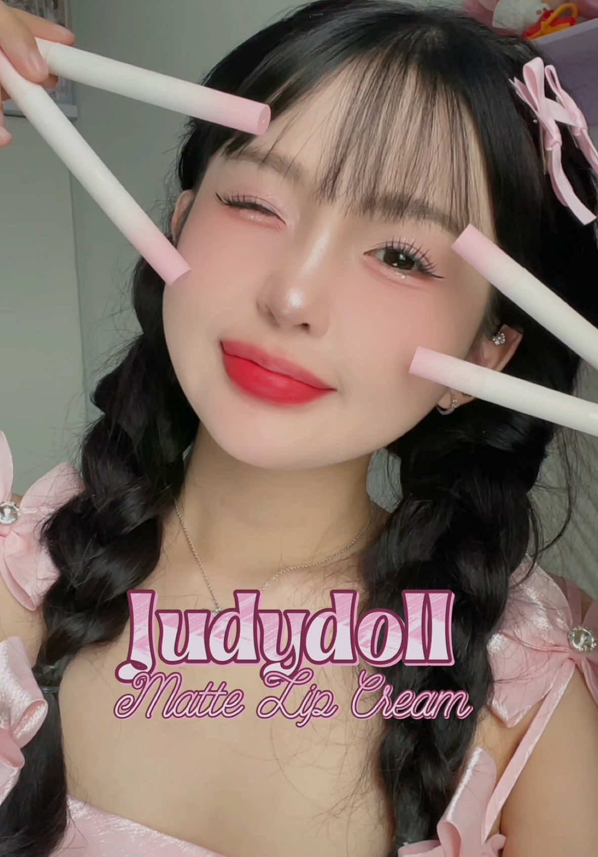 Chất son mềm mịn tan trên môi cực thích lun 💕 #judydoll #lipcreampowder