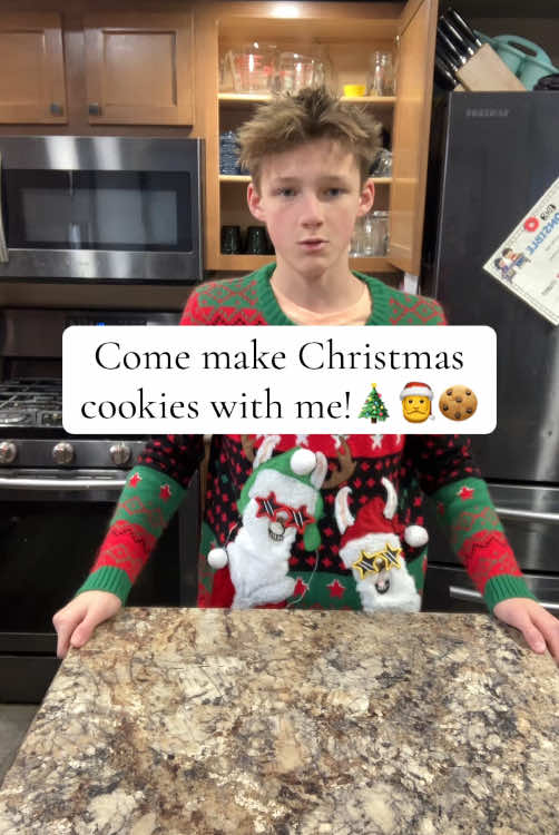 Come make christmas cookies with me!🍪🎄🎅 #christmas #christmascookies #cookies #baking #christmastime #christmasiscoming #santa #fyp