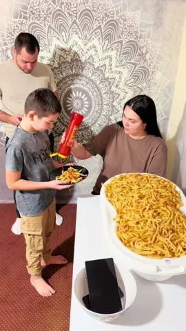 #funnyvideos😂 #family #funny #familytime #food 