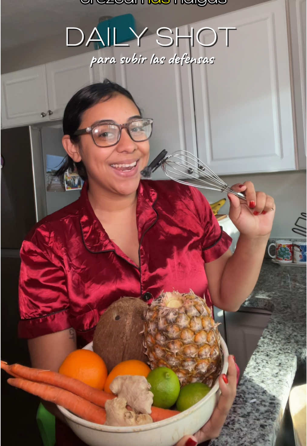 DAILY SHOTS para subir las defensas ✨😋 🫵🏼Insta: johanapastranaa  #dailyshots #dailyshot #dailyvlog #navidad #healthy #healthyrecipes #healthyrecipe #pineapple #piña #orange #naranja #carrot #zanahoria #coconut #coco #limon #lemon #genjibre #jengibre #ginger #coconutwater #aguadecoco #johanapastranaa #johanapastranaarecipes 