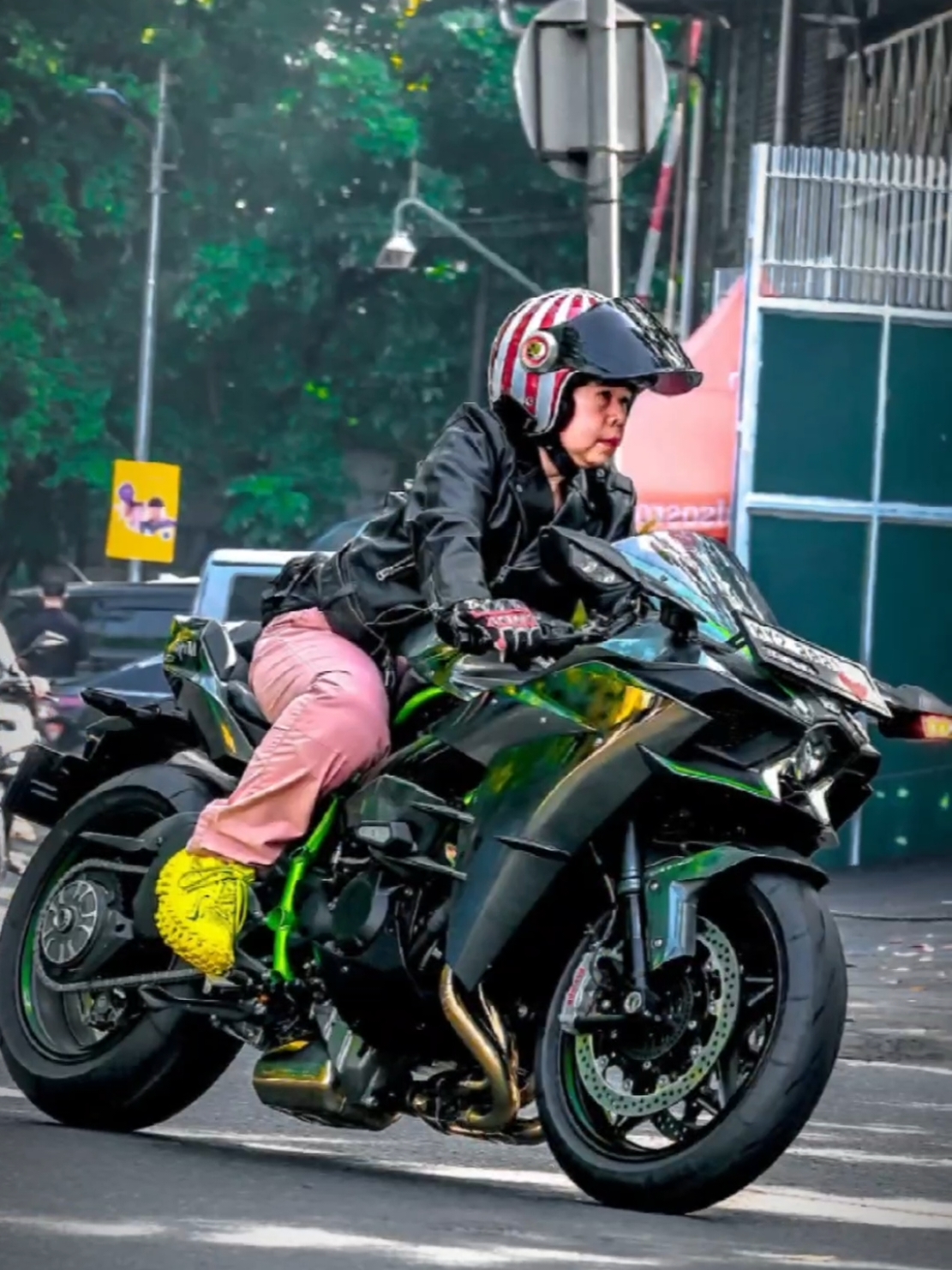 #CapCut ras terkuat di jalan lagi panasin ninjah2 #kawasakih2 #ninjah2 #h2supercharged #gebergeberh2 #h2 