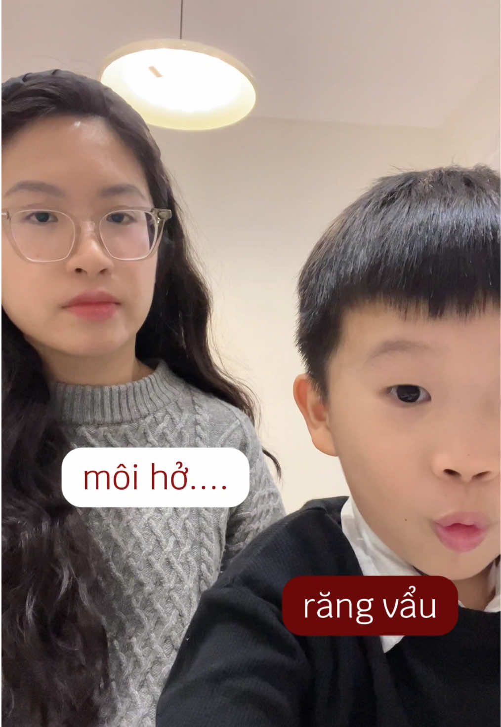 bà con cô bác ra đây mà xem nó học với hành nàiiii=)))))