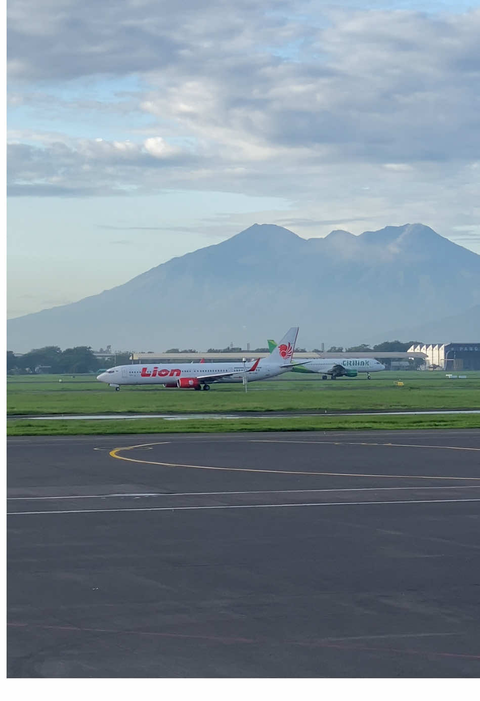 Pemandangan tanpa kabut di juanda #airport #juanda #citilink #fyp #masukberanda #lionair 