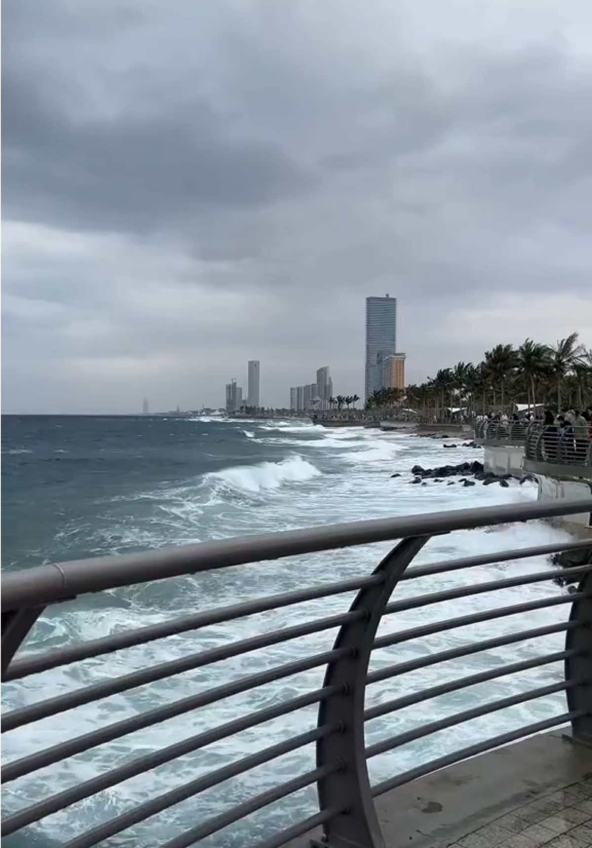 جدة اليوم فوق الخيال☁️🌊🏝️ #اكسبلور #جدة #جدة_الآن #البحر 