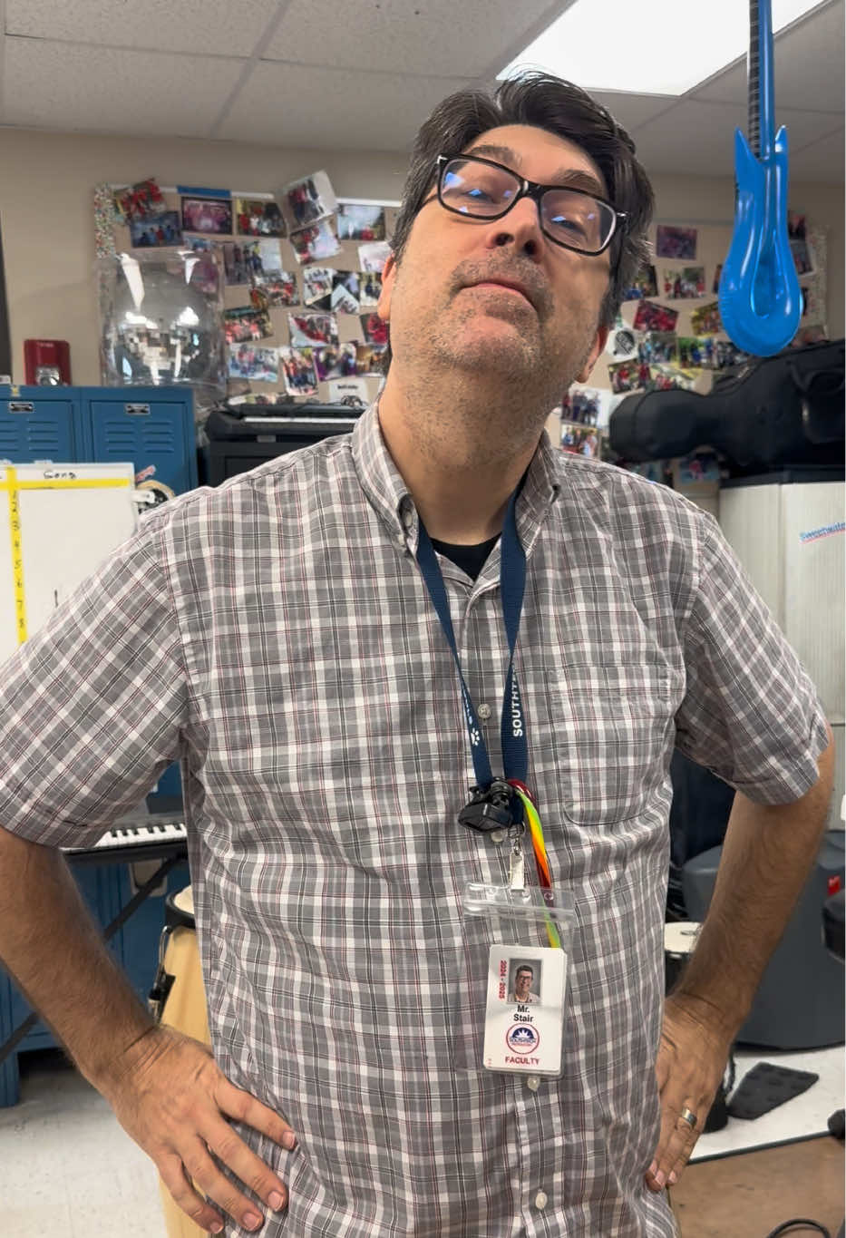 We out! ❄️🥶 #winterbreak #teachertok #teachersoftiktok #schoolsout #howfastyouleaving #middleschoolrules #middleschoolteachers #teacheife #fyp #foryou #countingdown #halfday #team #viral #please #teachertok #stpa #schoolsout