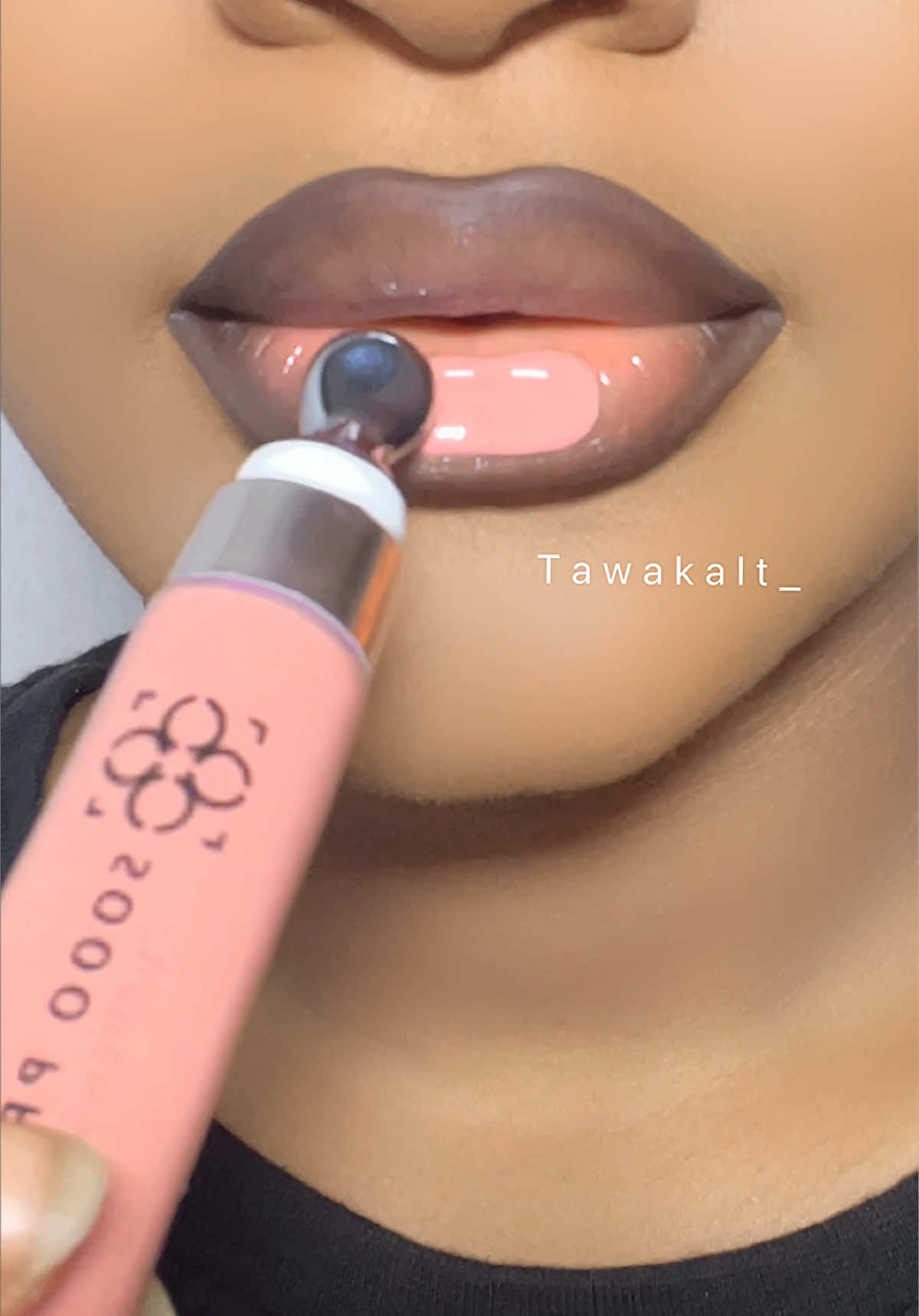 Everyday to go lip combo?? This is so easy though🥰 #lipcombo #liptutorial #everydaylipcombo #nudelipstick #lipglosses 