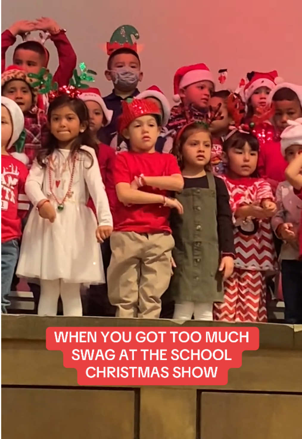 When it’s the school Christmas show but you’re also just a cool, chill guy. 👏🏼😤 Via: @Haylee 