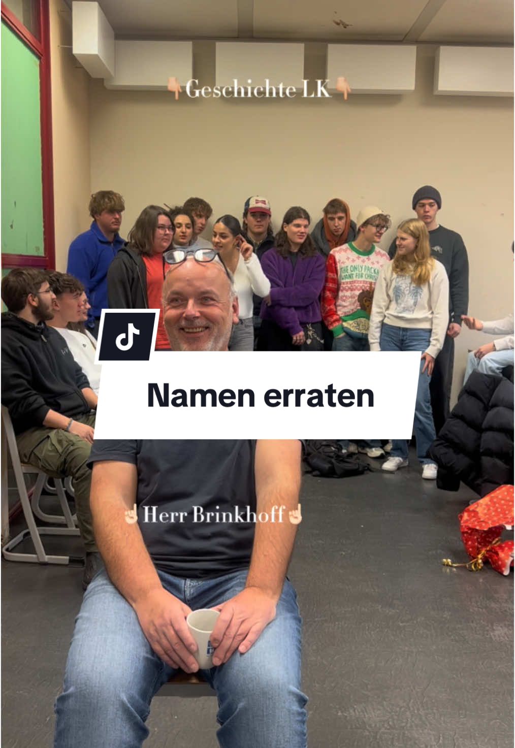 😂😂😂😂😂😂😂 #schule #geschichtelk #lk #nachnamen #lehrer #unterricht #justforfun #abitur #abi #abiturdurchdietür 