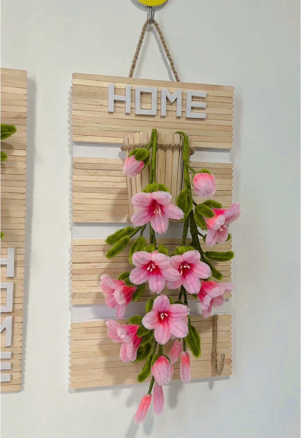 Introducing home decor wall hanging flower vase. Can customize the flower type and color. Dm to get yours! #hausofflovers #flowerlovers #handmade #flowers #handmadewithlove #artificialflowers #chenillebouquet #flowerbouquet #artificalflower #homedecor #flowervase