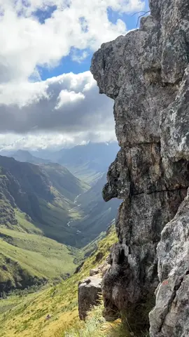 Letting time pass and soaking in the view.📸⛰️ #mountain #view #fyp #time #jonkershoek #Hiking #hikingadventures #southafrica #travelsouthafrica #explore #outdoor #nature #traillife 