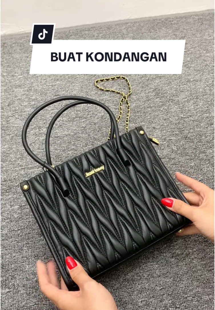 tas buat kondangan dan bisa juga jadi seserahan, ada si Delcy Bag Jims Honey! #delcybagjimshoney  #Jimshoneysurabayastore  #PromoMegaBigSale1212 #WIBGajian #BeliLokal -ch