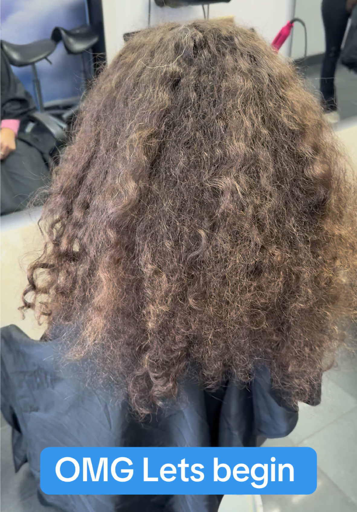 10 - This was quite some hair, do you think we can get this permanently straight on every wash?! Keep watching for final results #curlyhair #keratintreatment #frizzyhair #hair #hairtok #julianishaircare #novmaxkeratin @Esther Juliani @Beauty & Makeup by Maibel 