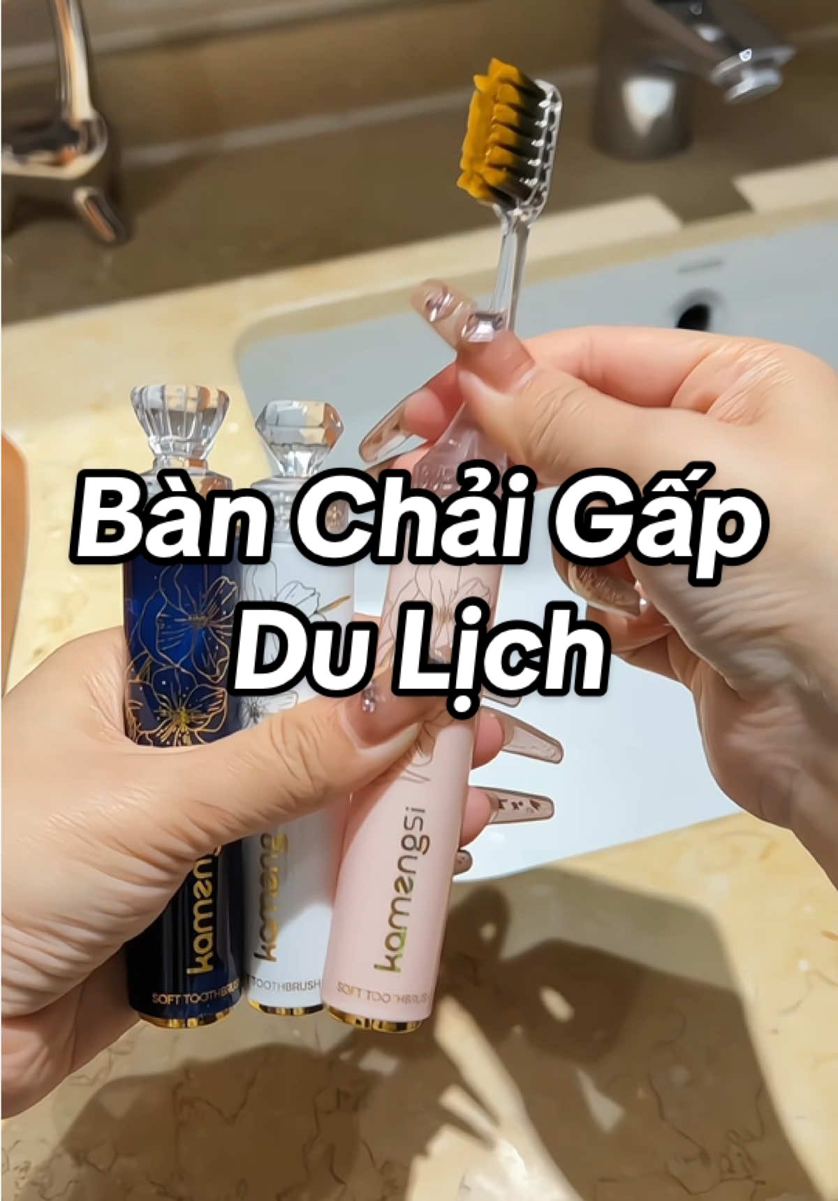 Tết này về quê nghỉ lễ, mang bàn chải gấp là đúng bài