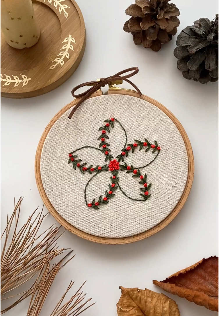 Festive flower hand embroidery 🌸 This pattern is available on Etsy! 🧡 https://embroideryseymia.etsy.com/listing/1581732357 #embroidery #handembroidery #embroideryseymia #hoopart #embroiderypattern #embroiderydesign #bordados #embroideryart #bordado #flowerembroidery #christmastree #christmasdecor #handmade #handmadewithlove #christmasornaments #joy #dmc #dmcthreads #dmcembroidery