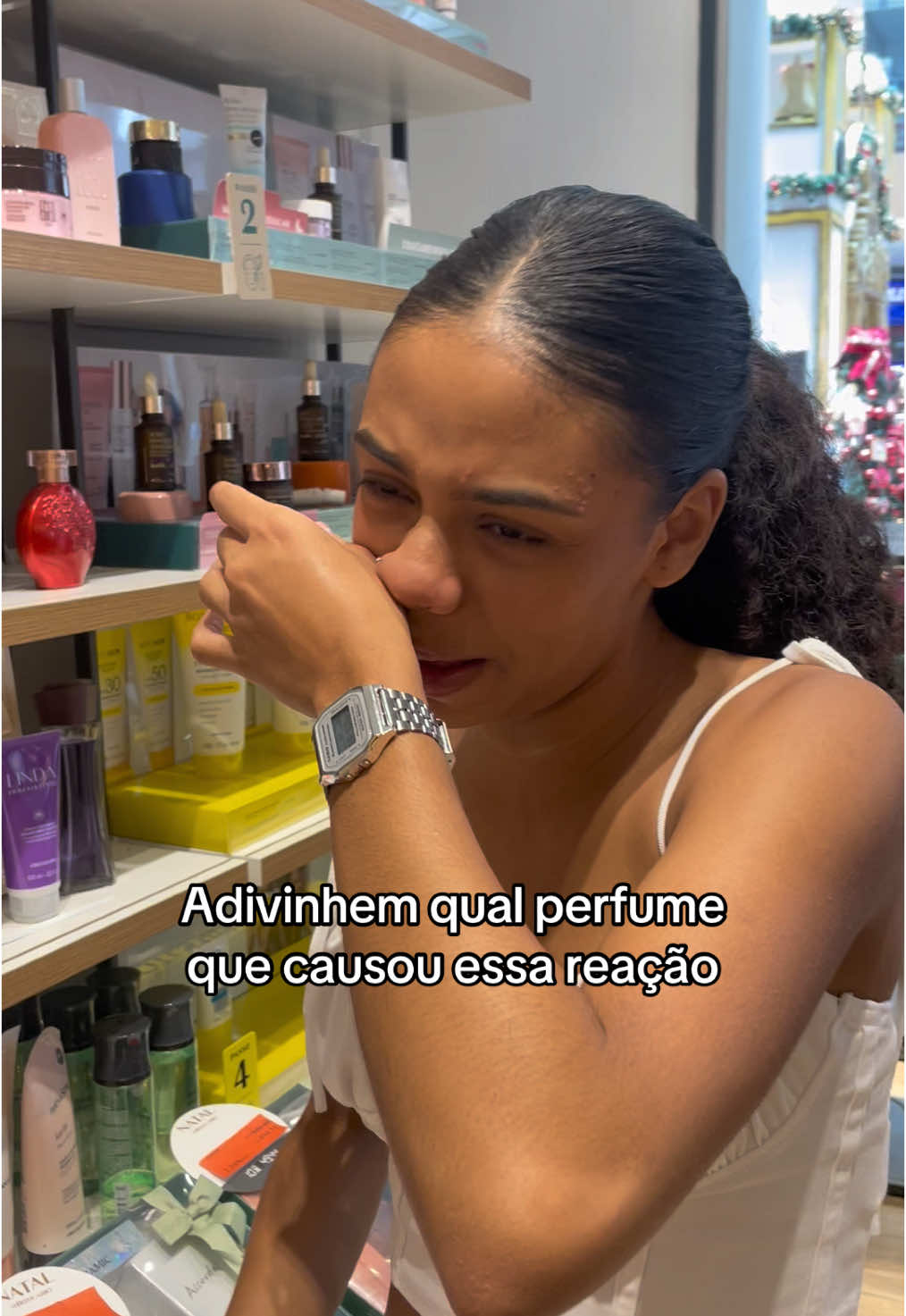 E é um “queridinho” daqui do tiktok 🤣  #perfume #fyyy #boticario #meme #resenha #perfumetiktok #girls 