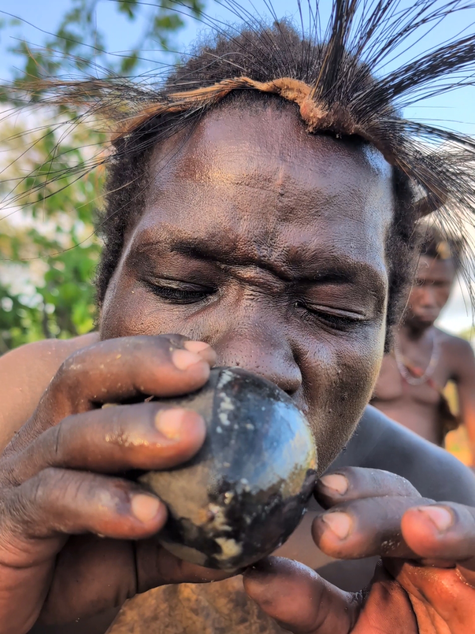 wow,, that's incredible Soup😋 Very Delicious Meal🤩See hadzabe hunt's enjoying nutrition food#culture #traditional 