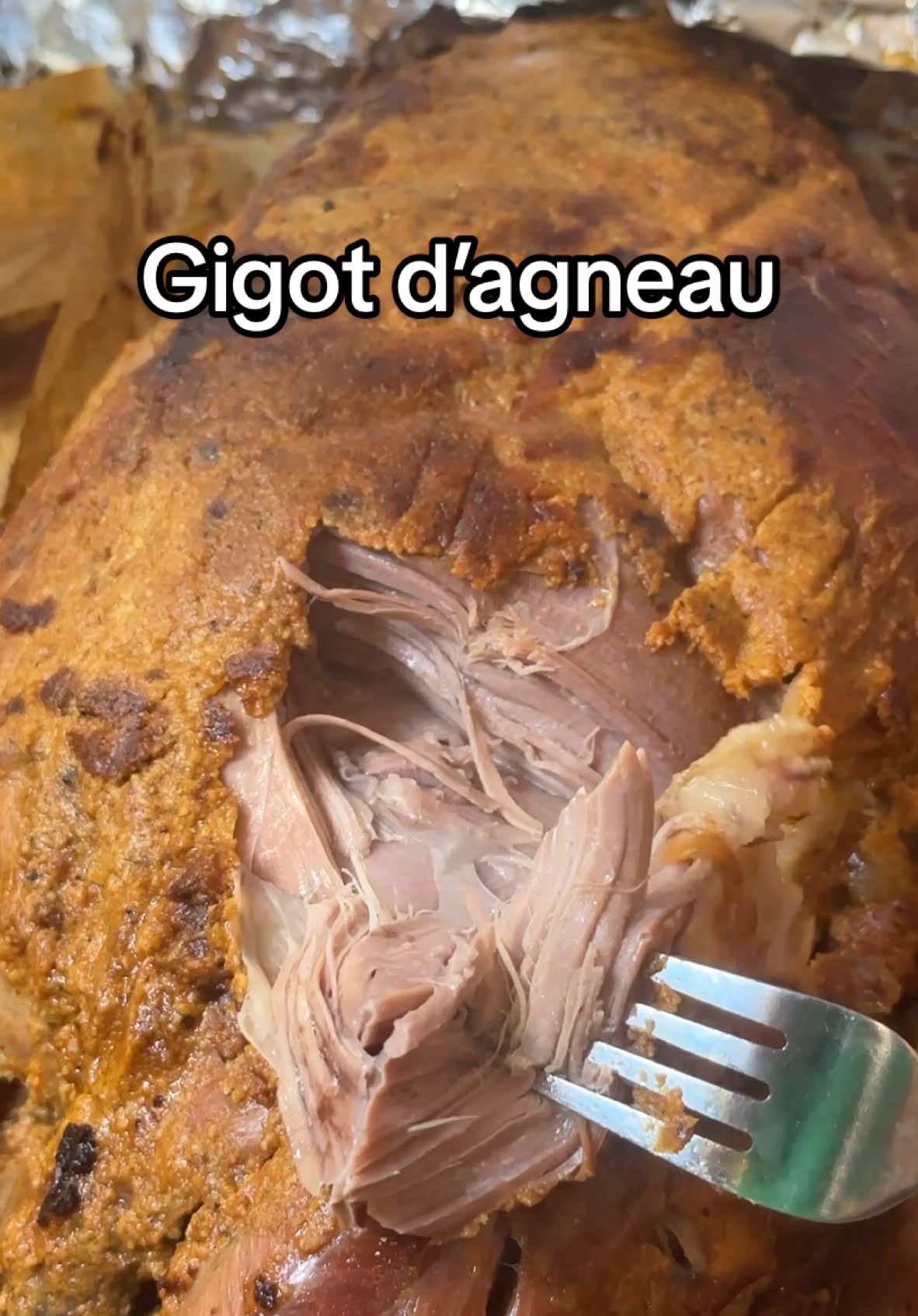 La recette du gigot d’agneau en cuisson lente 🍖 Ingrédients 👨🏻‍🍳: - Un gigot d’agneau, ici il pèse 2 kg (dégraisser un minimum) - Moutarde pour recouvrir le gigot   Épices :  - 1 C.à.S de : paprika, ail, gigembre, sel et poivre - 2 C.à.S d’huile d’olive #recette #recettefacile #recetterapide #viande #gigot #gigotdagneau #gigotde7heures #cooking #meat