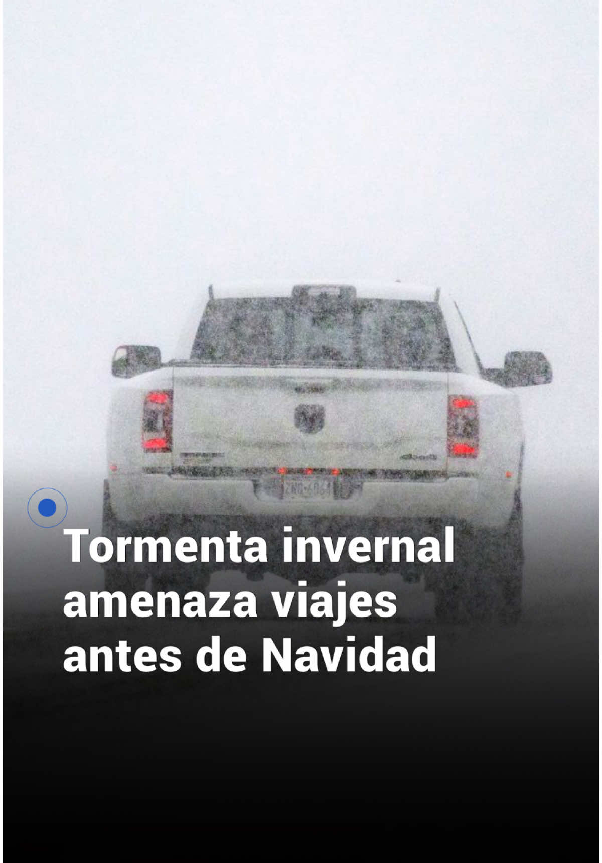 ❄️✈️ Tormenta invernal amenaza los viajes de millones de personas antes de Navidad. Las autoridades pronostican que cerca de 119 millones de personas viajarán durante las celebraciones de Navidad y Año Nuevo en EEUU; sin embargo, una tormenta invernal en el noreste del país podría afectar los planes de millones de viajeros este fin de semana. Te contamos algunas recomendaciones que debes tener en cuenta si planeas viajar por carretera en los próximos días. Informa Violeta Bastardo. 📺 Más del Noticiero Univision a las 6:30pm/5:30C y Edición Nocturna a las 11:30pm/10:30C. #avión #plane #weather #climaextremo #winterstorm #flight #viajeros #travelers #merrychristmas #Uninoticias #UnivisionNoticias