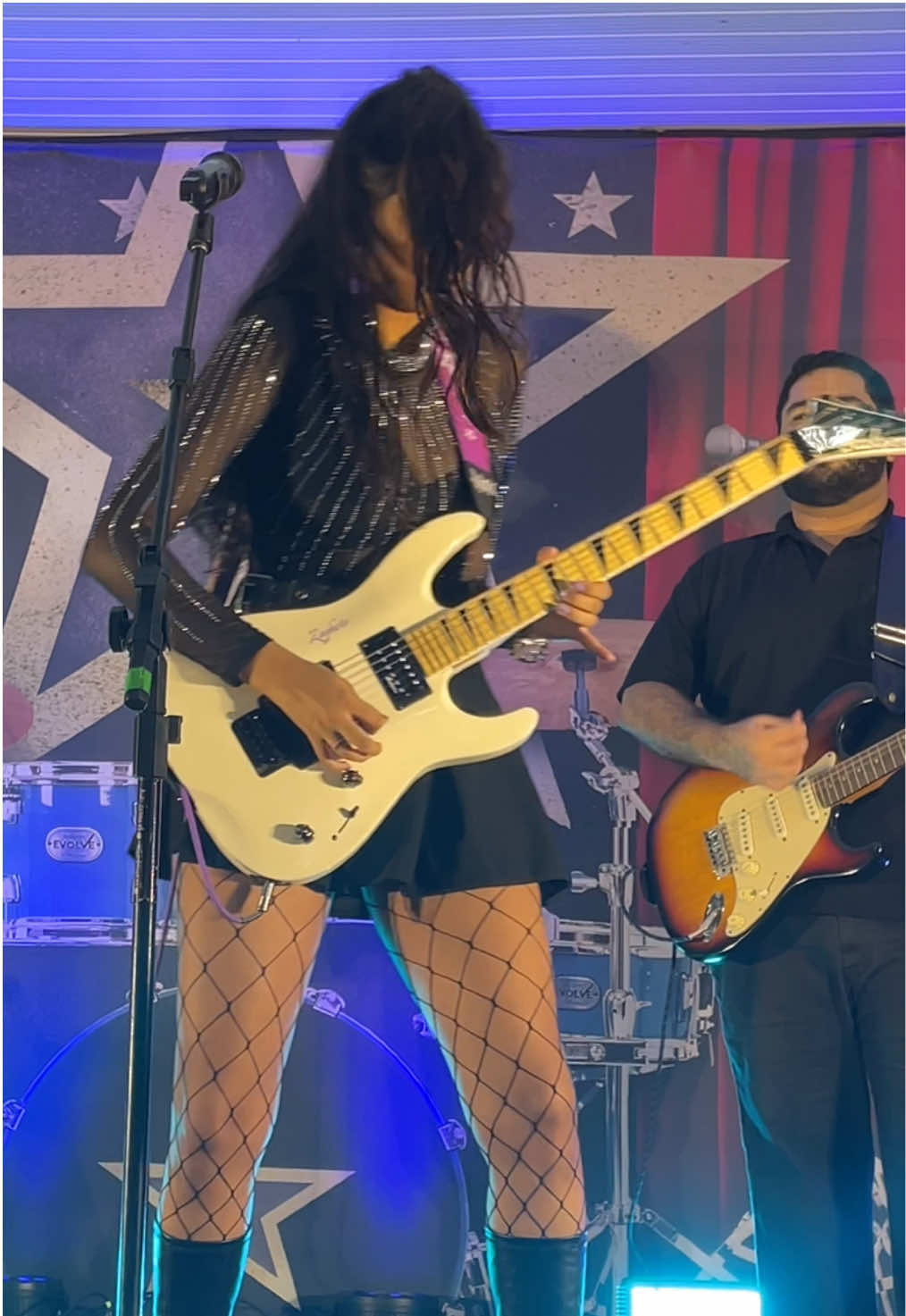 Atitude rock’n roll com Rita Lee, espero que gostem desse solo INCRÍVEL🎸💜🥹#foryoupage #fyp #guitartok #outfit #rock #guitarist #ritalee 