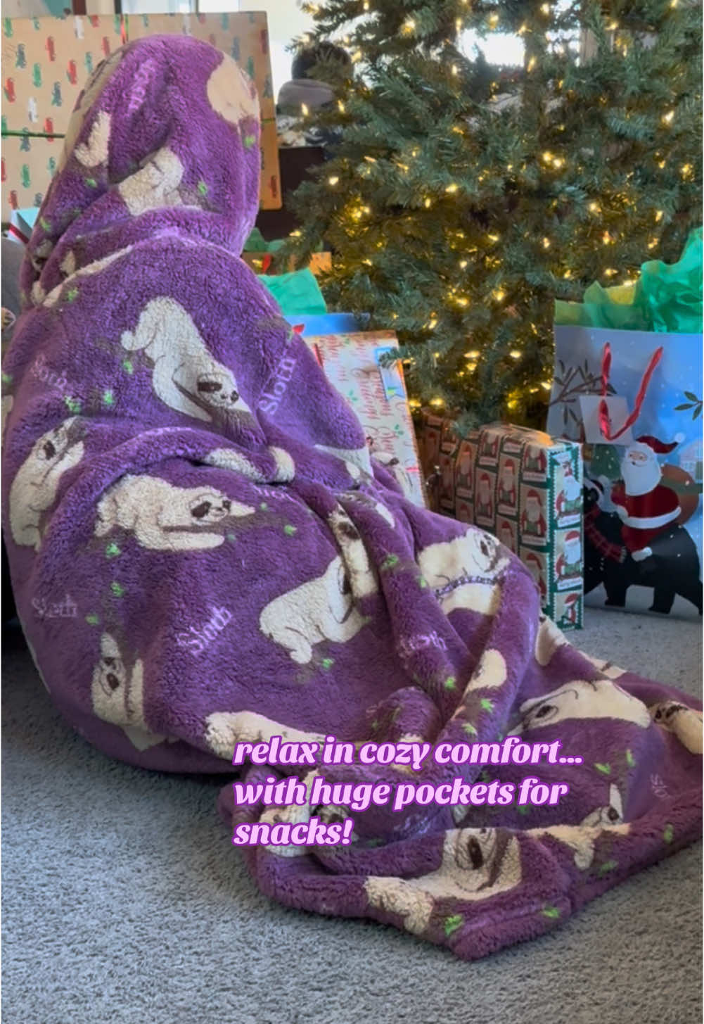 #tiktokshopholidayhaul #tiktokshopcybermonday #SpotlightFinds #holidaygifts #giftsforher #stockingstuffers #sloth #slothpajama #adultonesie #adultpajama #hoddieblanket 