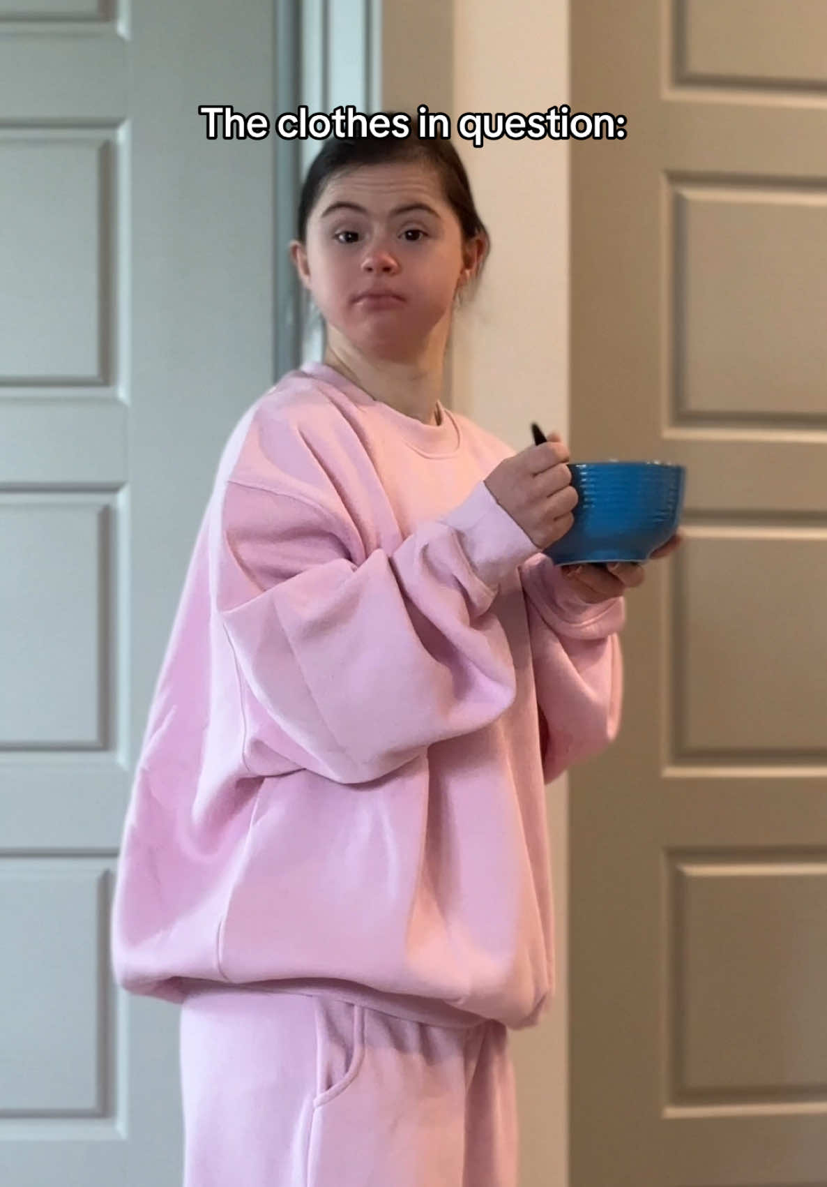 Based on true events 😭 @Women‘s Best New Comfort styles are now live 🎉 dc: ‘VALLI’ or ‘ANYA’ ❤️ #relatable #gymhumor #gymcomedy #gymmotivation #downsyndrome #bodybuilding #womensbest 