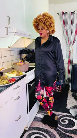 KUNGWI MAMA MJENGO ❤️ #tiktok🇹🇿🇰🇪🇩🇪🇧🇪🇧🇯🇦🇼🇧🇧🇨🇩 ##1millionviews #trendingtiktok #foryou #trending #cooking #food #kitchen #viral #TikTokLIVE #fyp #kenyantiktok🇰🇪🇰🇪🇰🇪🇰🇪🇰🇪 #viralvideo 