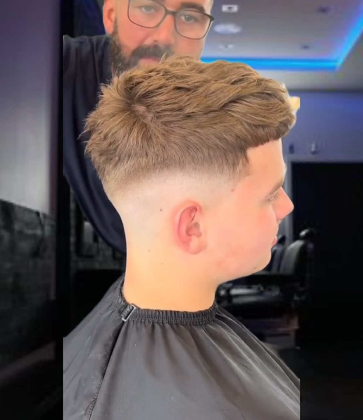 MID FADE💈 #viral #barberoslati #videography #video #barberosdelmundo #barbero #hairst #trending #barbershopconnect #barberlife #barberoslatino #tutorials 