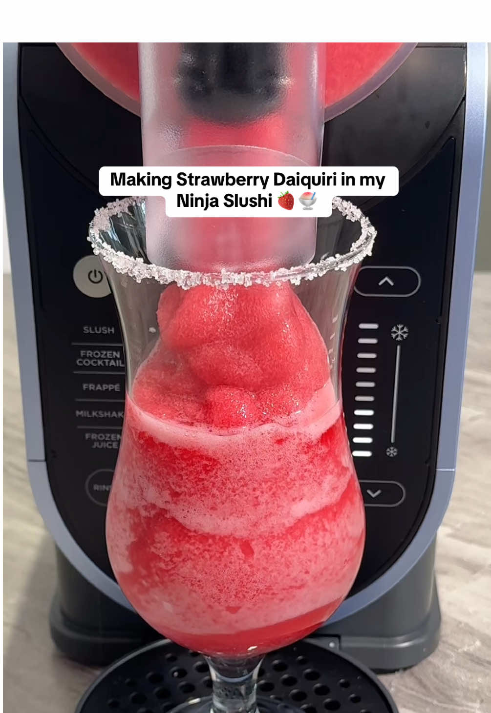 The most delicious strawberry daiquiri 😍🍓🍧 #ninjaslushy #ninjaslushi #strawberrydaiquiri #mocktails #slushiemachine #asmrsound 