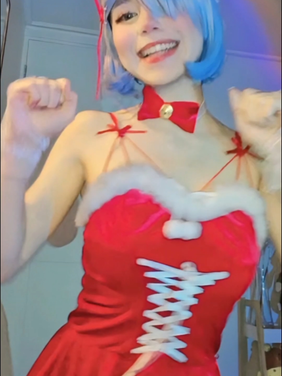 Rem navideña les desea un bonito día 🪻💫  #rem #rezerocosplay #remcosplay #レム #rezeroseason3 #remrezerocosplay #remrezero #cosplaymeme #리제로 #christmascosplay #christmas #cutegirl #cosplaygirl #viral #CapCut 