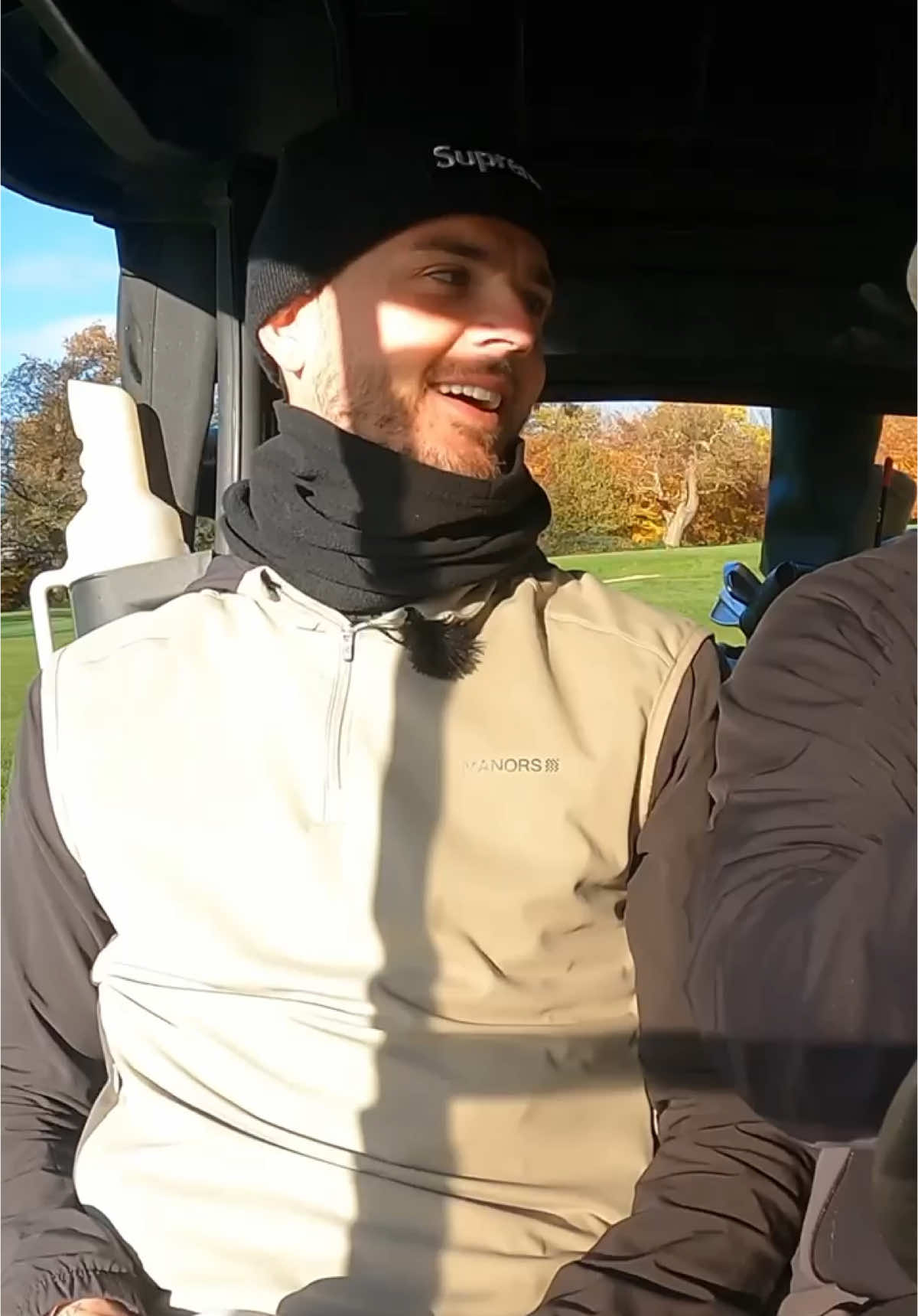 That Hollywood scent👃🏼 😂 @TheGolfSupply Video out Sunday 🏌️‍♂️